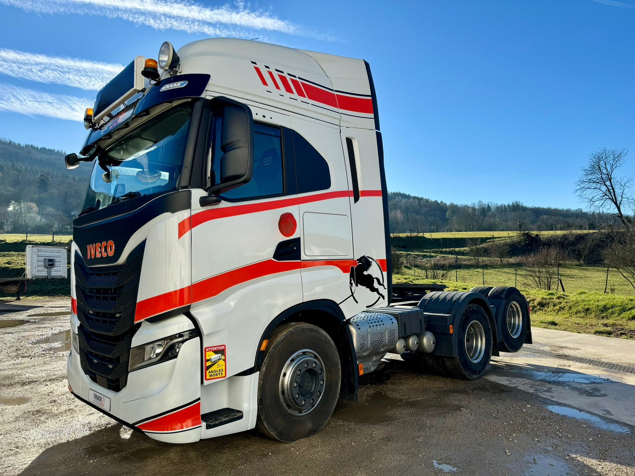 Vehicule IVECO S-WAY 570 6×2 monte jumelée