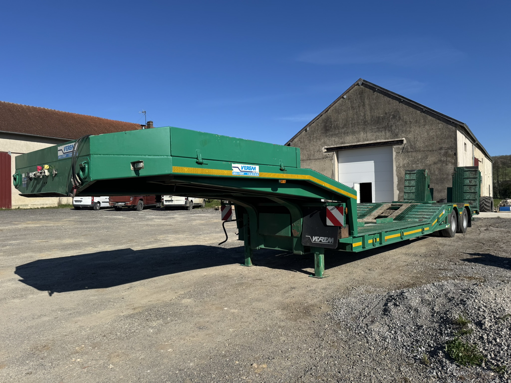 Vehicule Semi-remorque Porte Engin VEREM 2 essieux