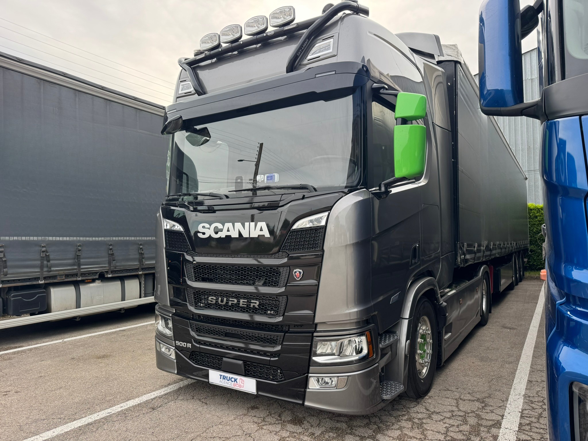 Vehicule SCANIA SUPER R500 A4x2LB avec SmartDash