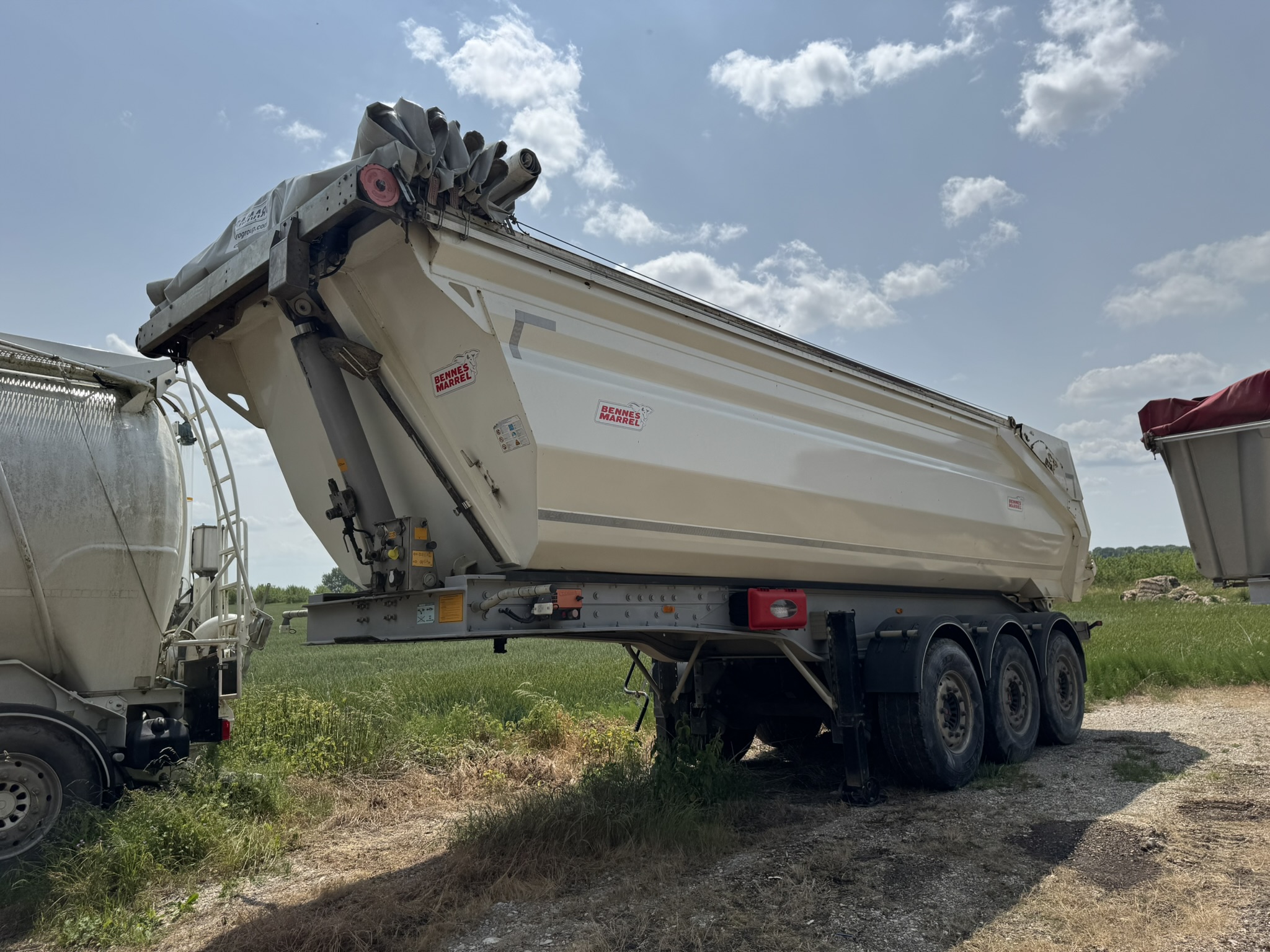 Vehicule BENNE MARREL CARGOTRACK ULTRA