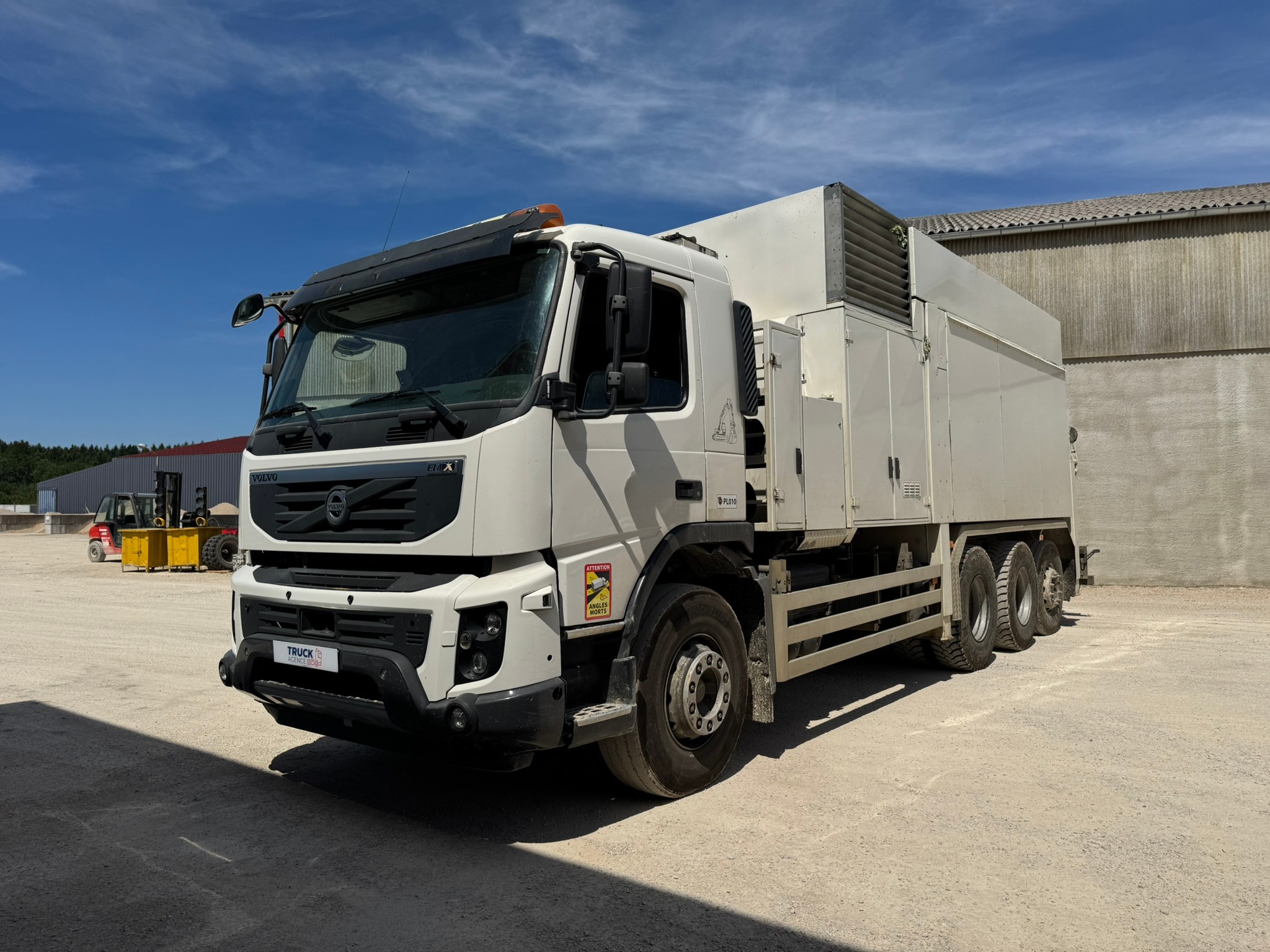 Vehicule VOLVO FMX 8X4*4 Tridem ASPIRATRICE EXCAVATRICE MTS SB 268