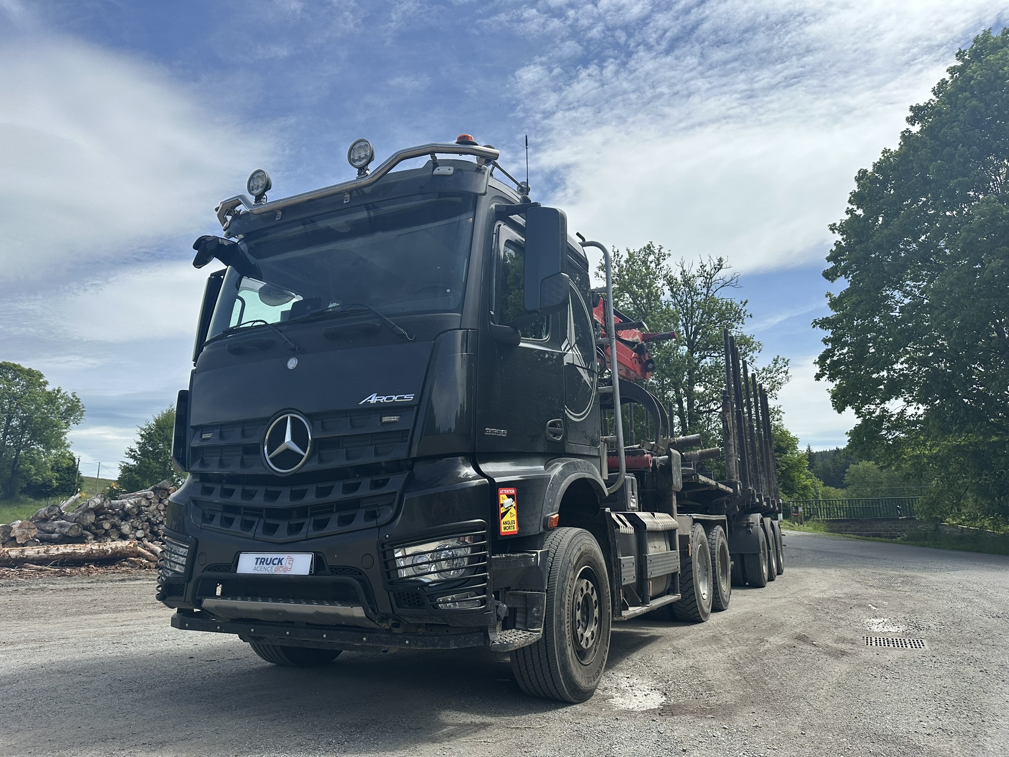 Vehicule Ensemble MERCEDES Arocs 6X4 3358 Grue Tajfun Liv L320K(99) + Semi extensible Diebolt