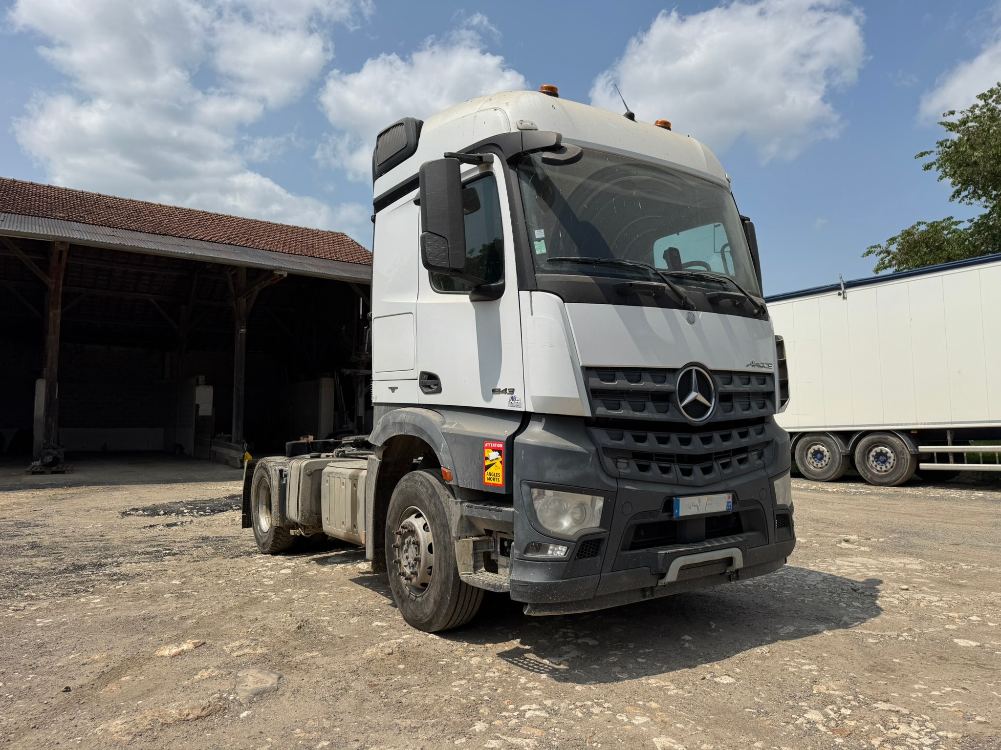 Vehicule MERCEDES AROCS 1843 BLUETEC 6 Kit Hydraulique