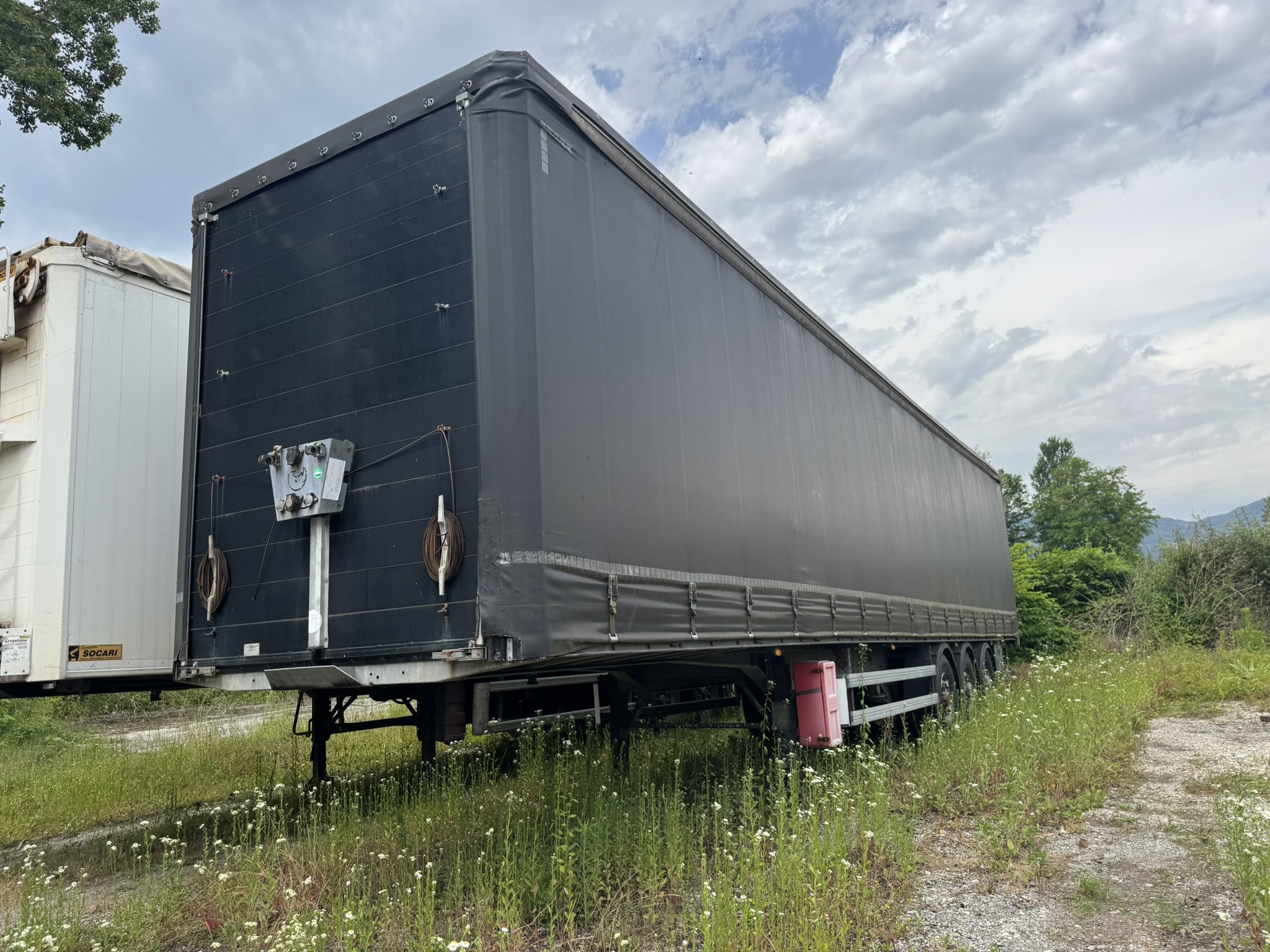 Vehicule SEMI-REMORQUE SAMRO PLSC