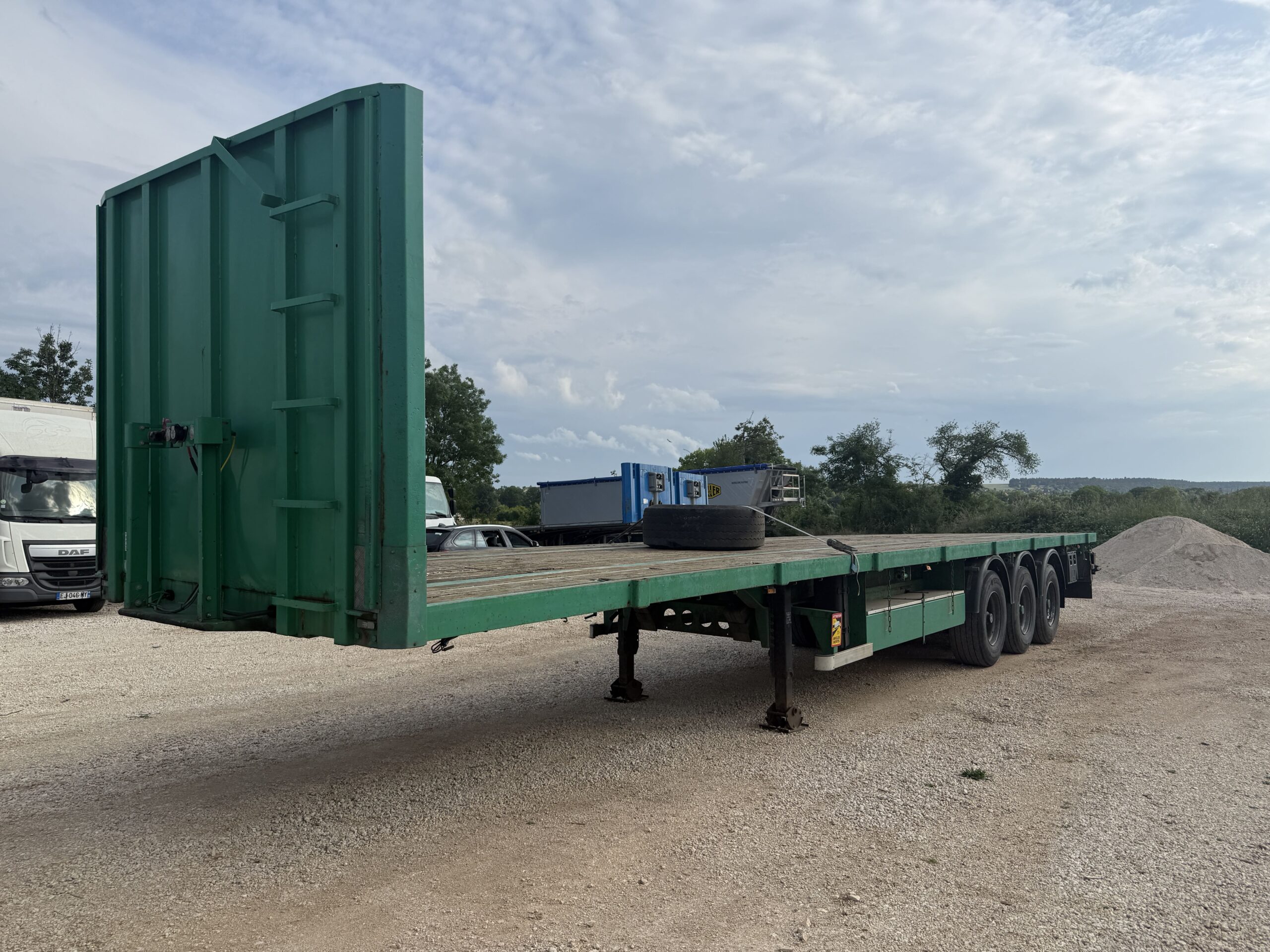 Vehicule Semi-remorque Plateau LECITRAILLER