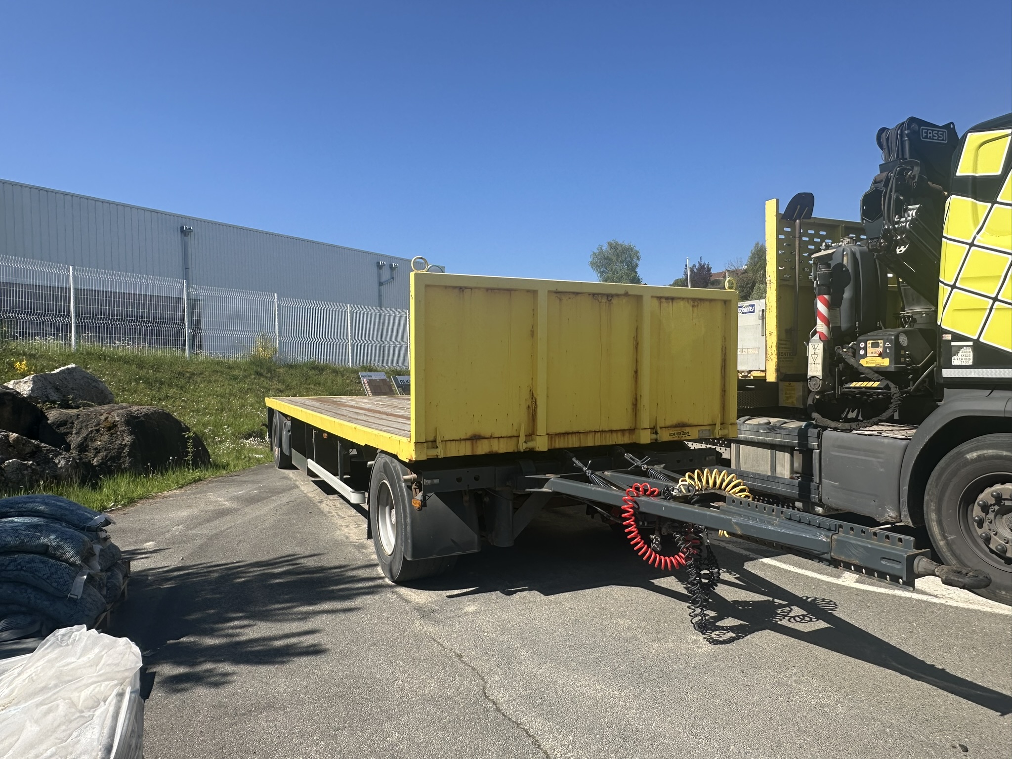 Vehicule Remorque Plateau Samro