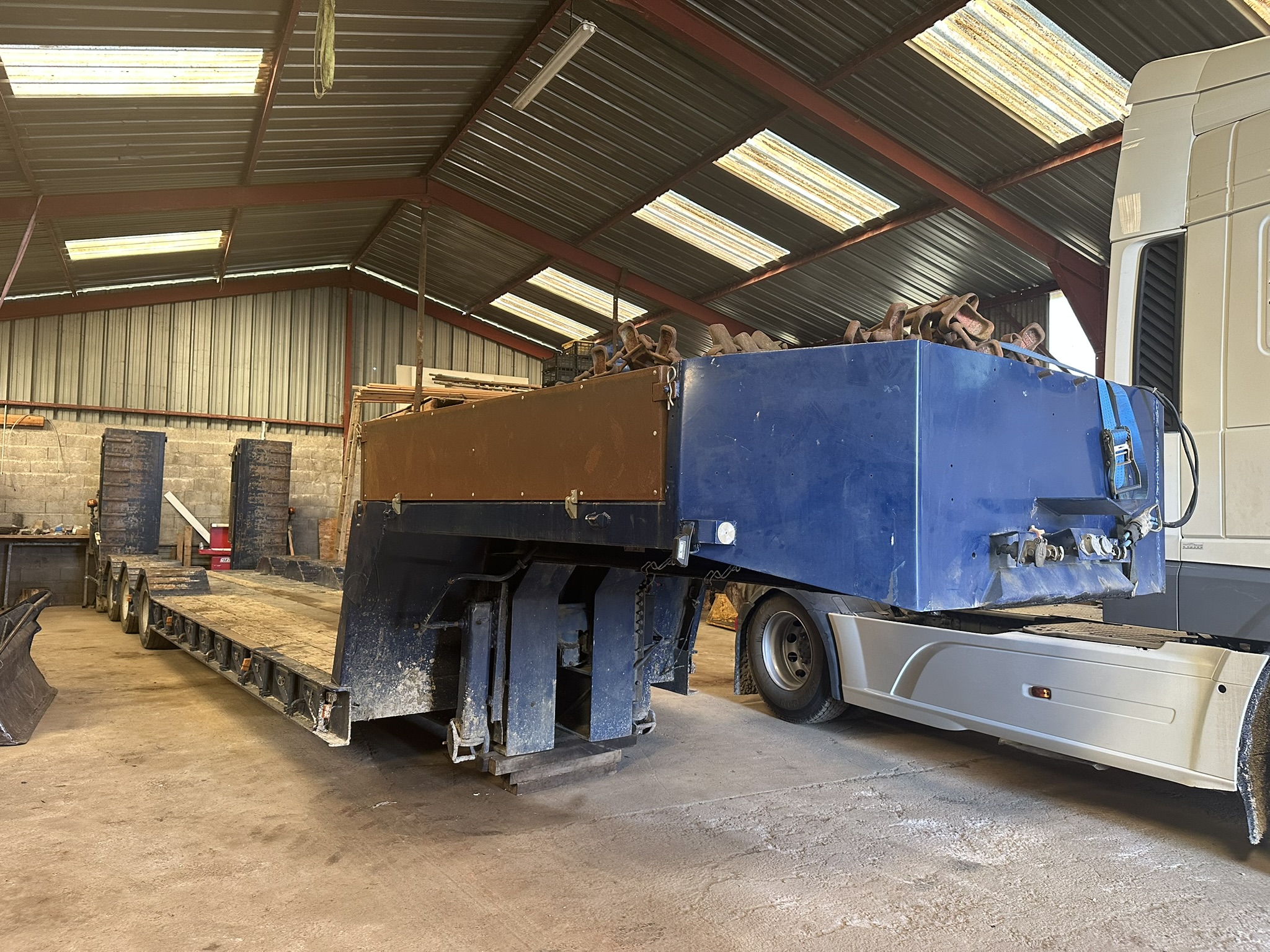 Vehicule Semi-remorque Porte Engin Surbaissé ACTM