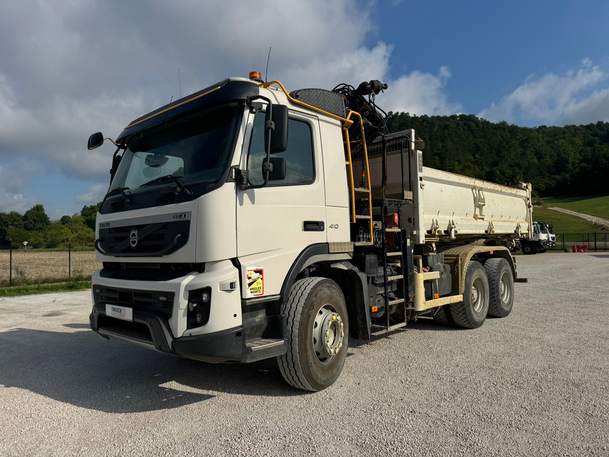 Vehicule VOLVO FMX 410 Bibenne Grue Atlas 126.3E