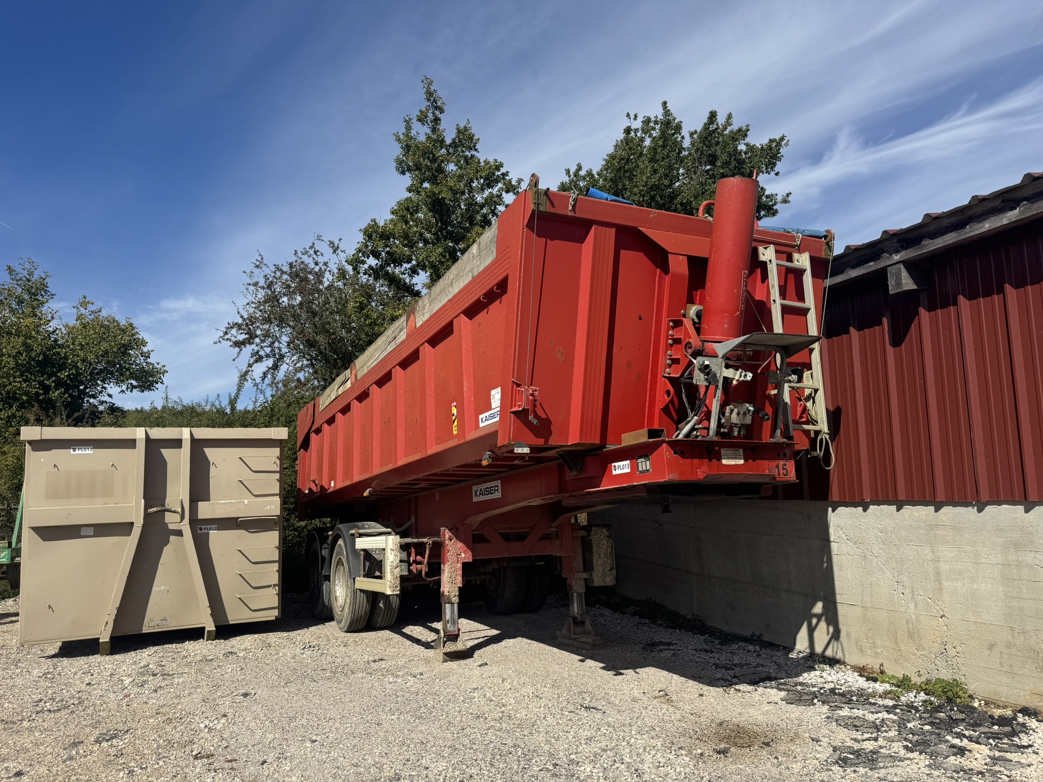 Vehicule SEMI-REMORQUE BENNE KAISER ROBUSTE
