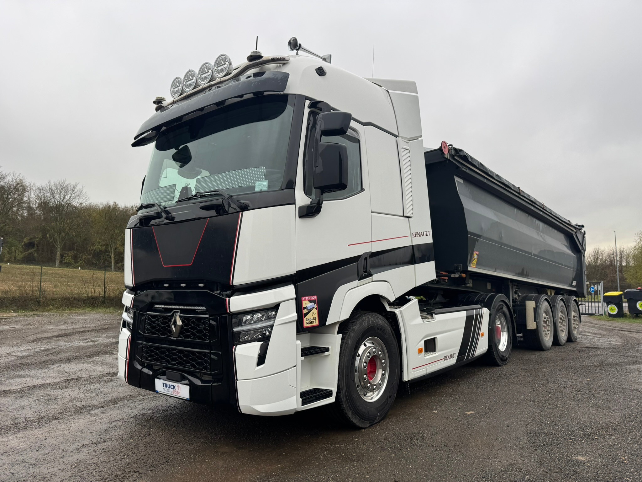 Vehicule RENAULT T480 SKY LIGHT – KIT HYDRAULIQUE