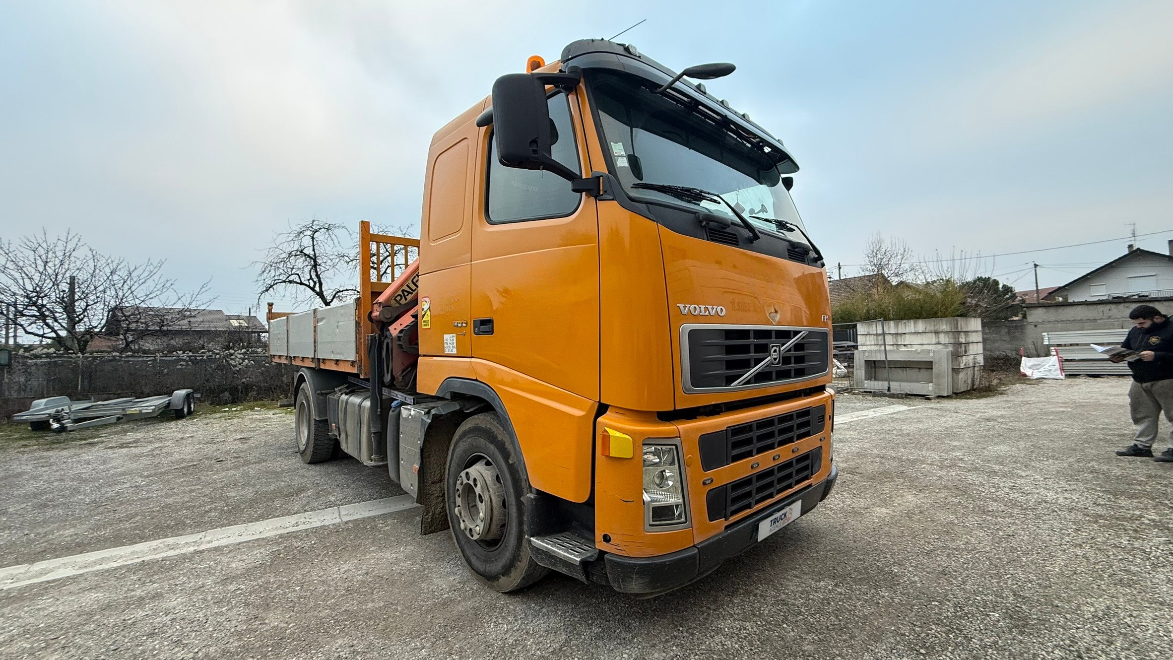 Vehicule PORTEUR BENNE VOLVO FH480 / Grue PALFINGER