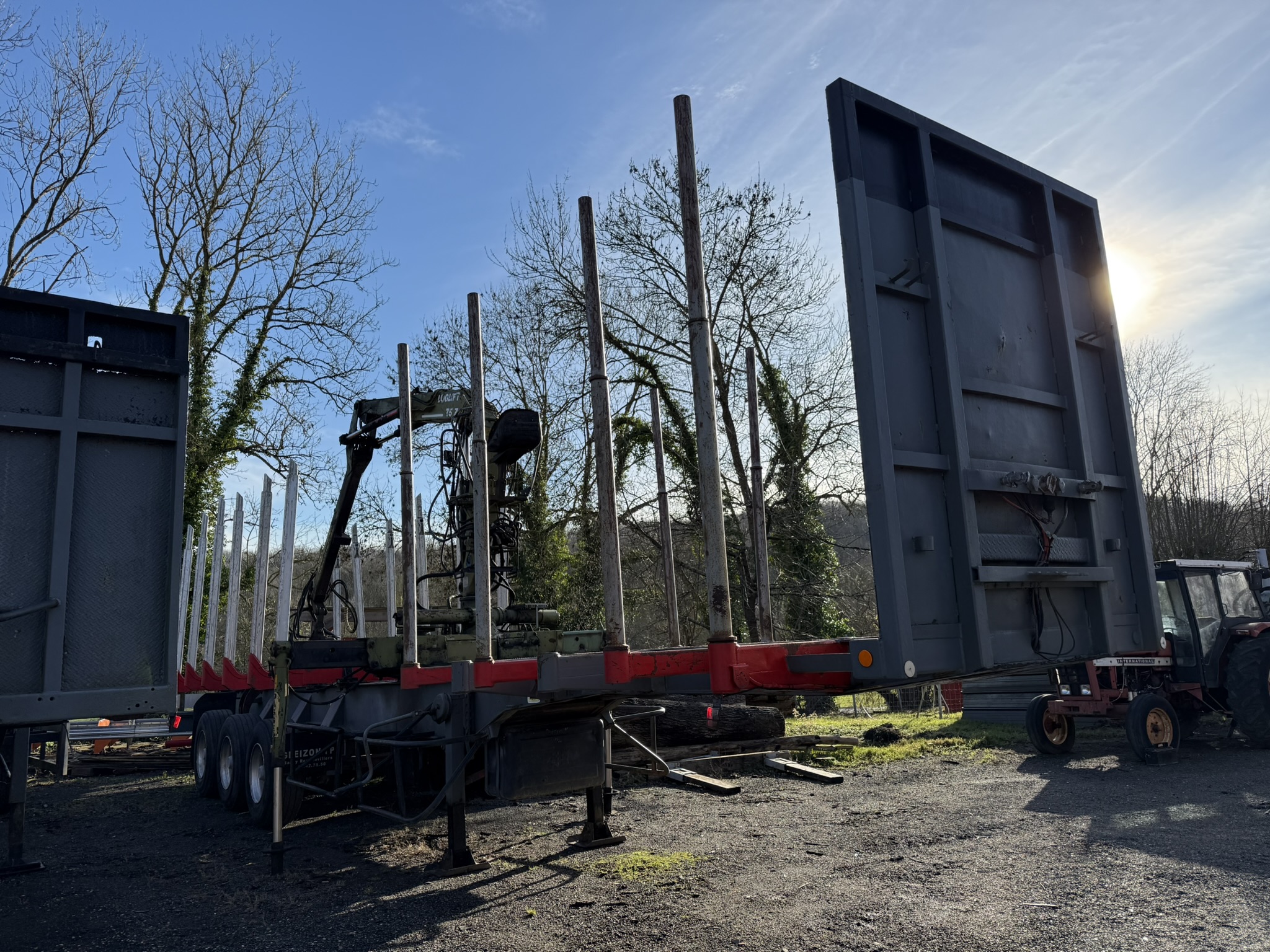 Vehicule Semi-remorque Grumiere BILLAUD 3 essieux moteur auxiliaire DEUTZ