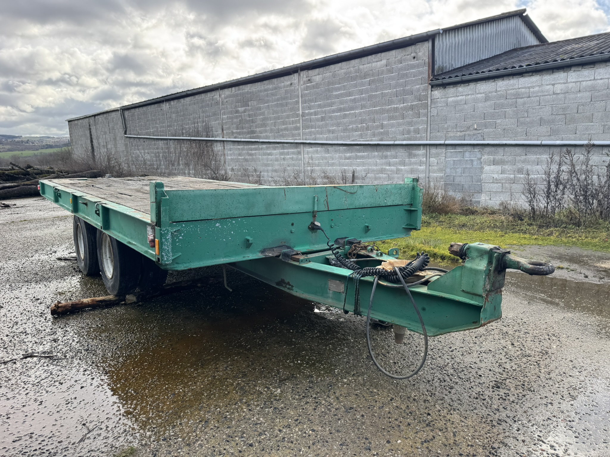 Vehicule REMORQUE PLATEAU FILLIAT