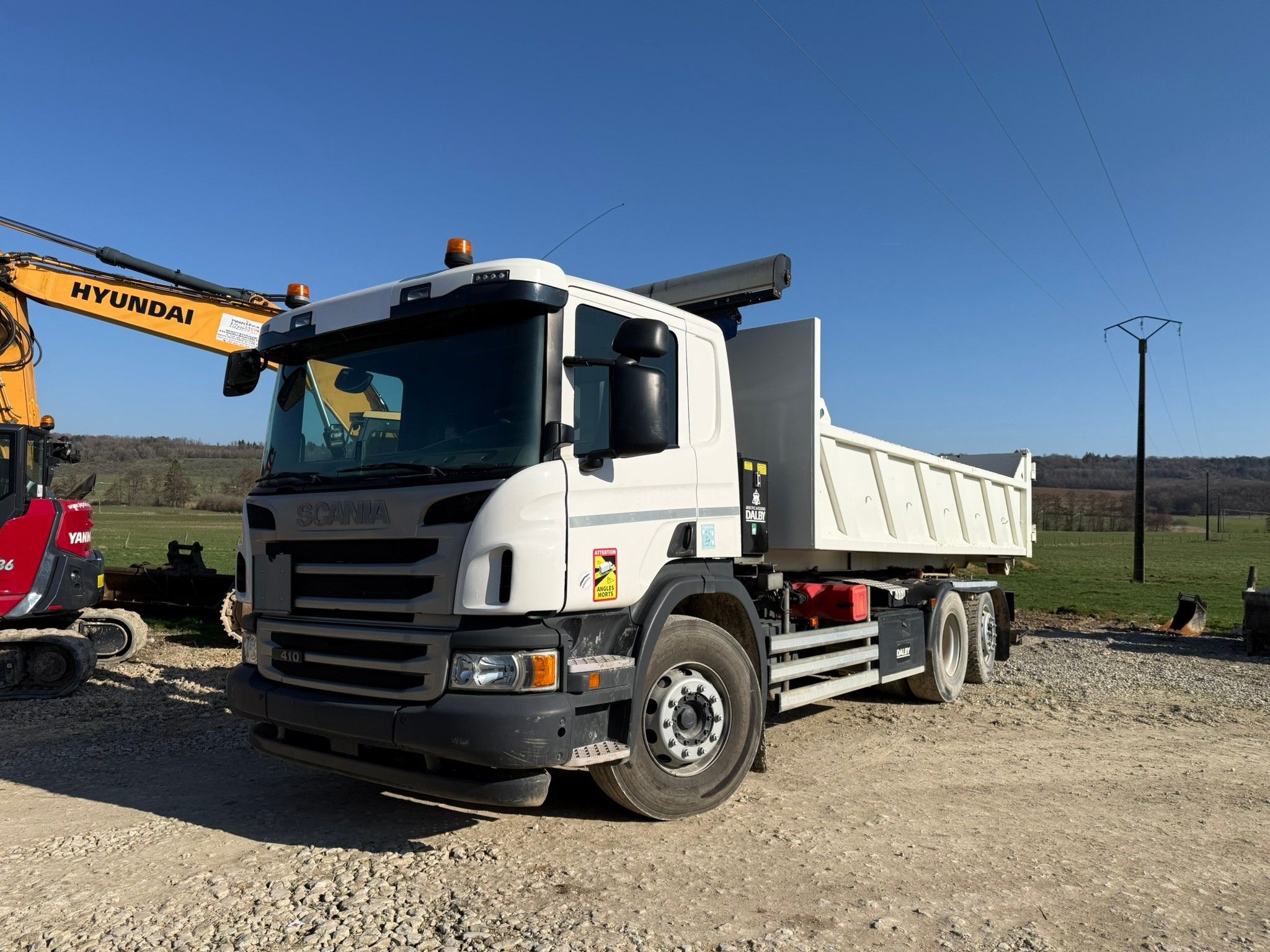 Vehicule CAMION AMPLIROLL SCANIA P410 6×2*4 BRAS DALBY Vendu avec la benne / Transcover