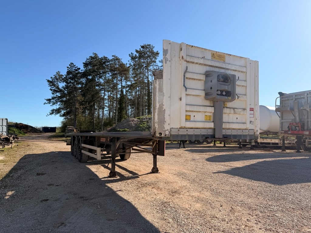 Vehicule SEMI REMORQUE FRUEHAUF PLATEAU