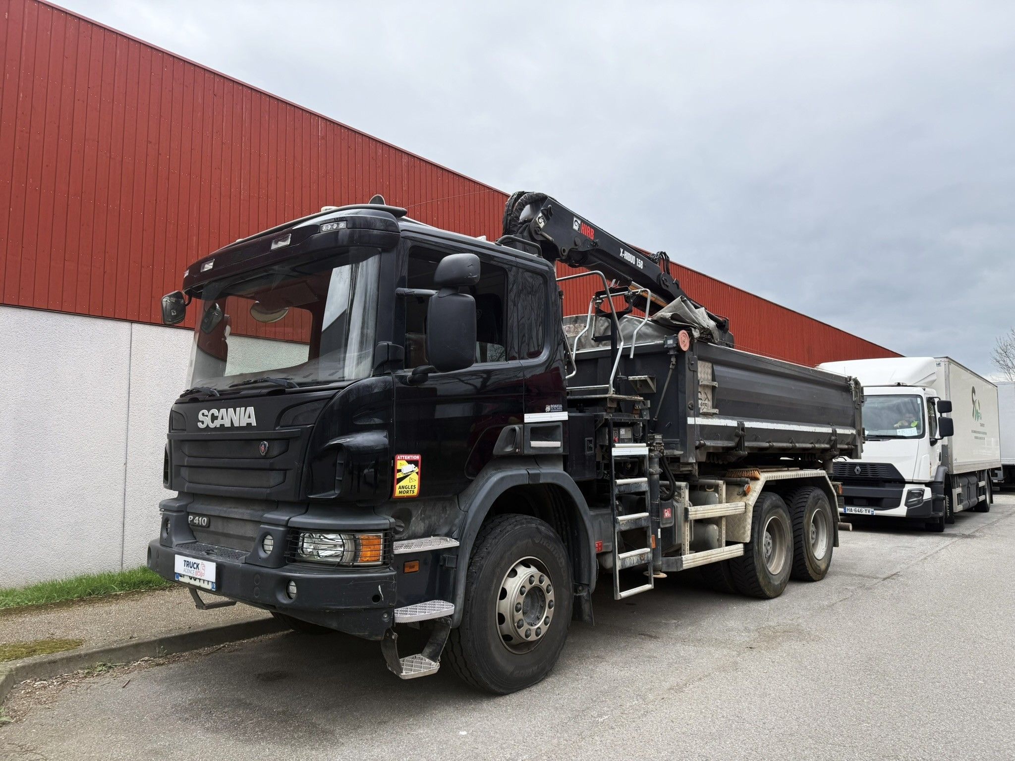 Vehicule CAMION SCANIA P410 XT 6×4 BI-BENNE GRUE benne preneuse