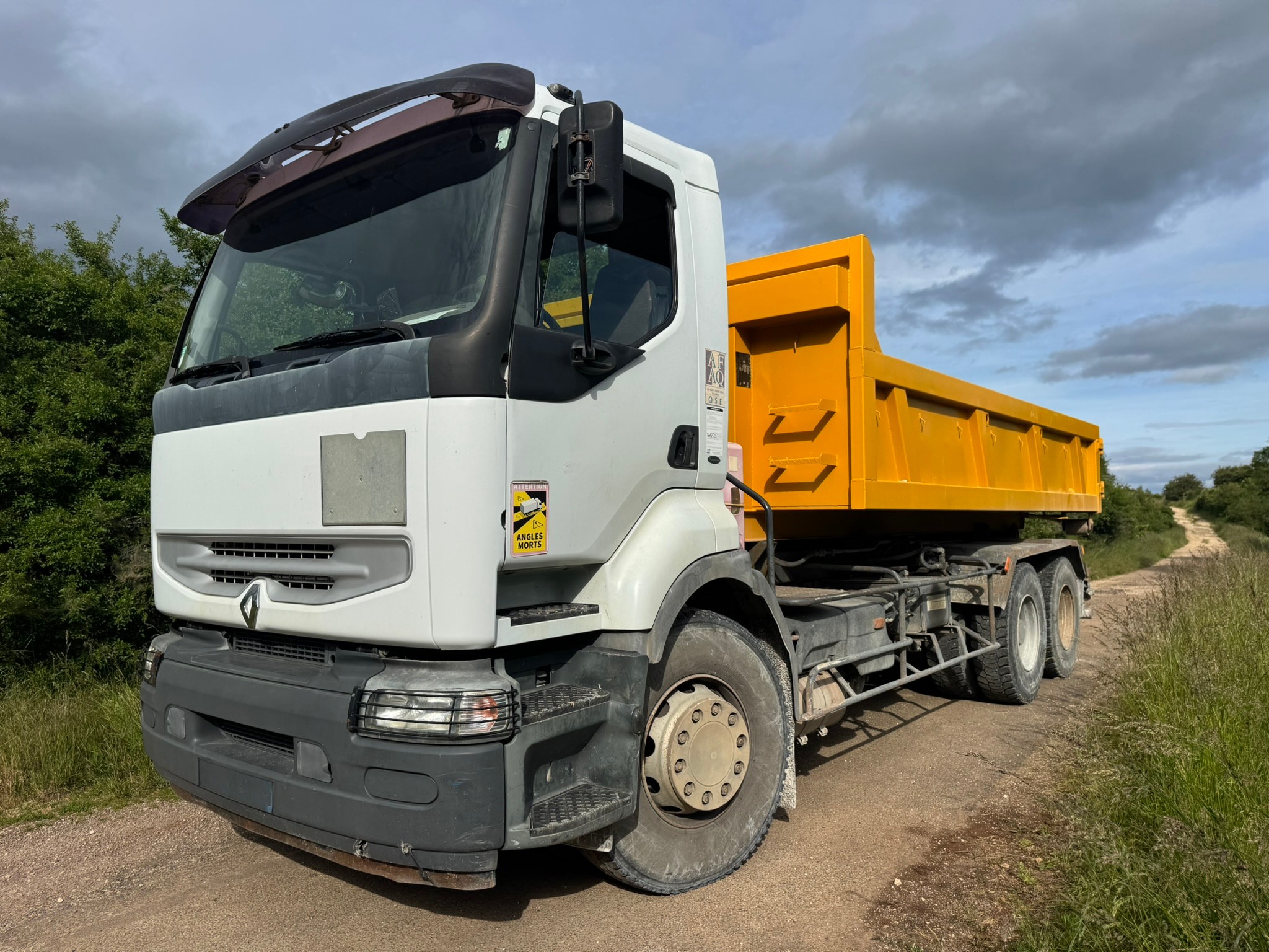 Vehicule RENAULT PREMIUM 420 dCi Bras Guima S20 Vendu Sans Benne