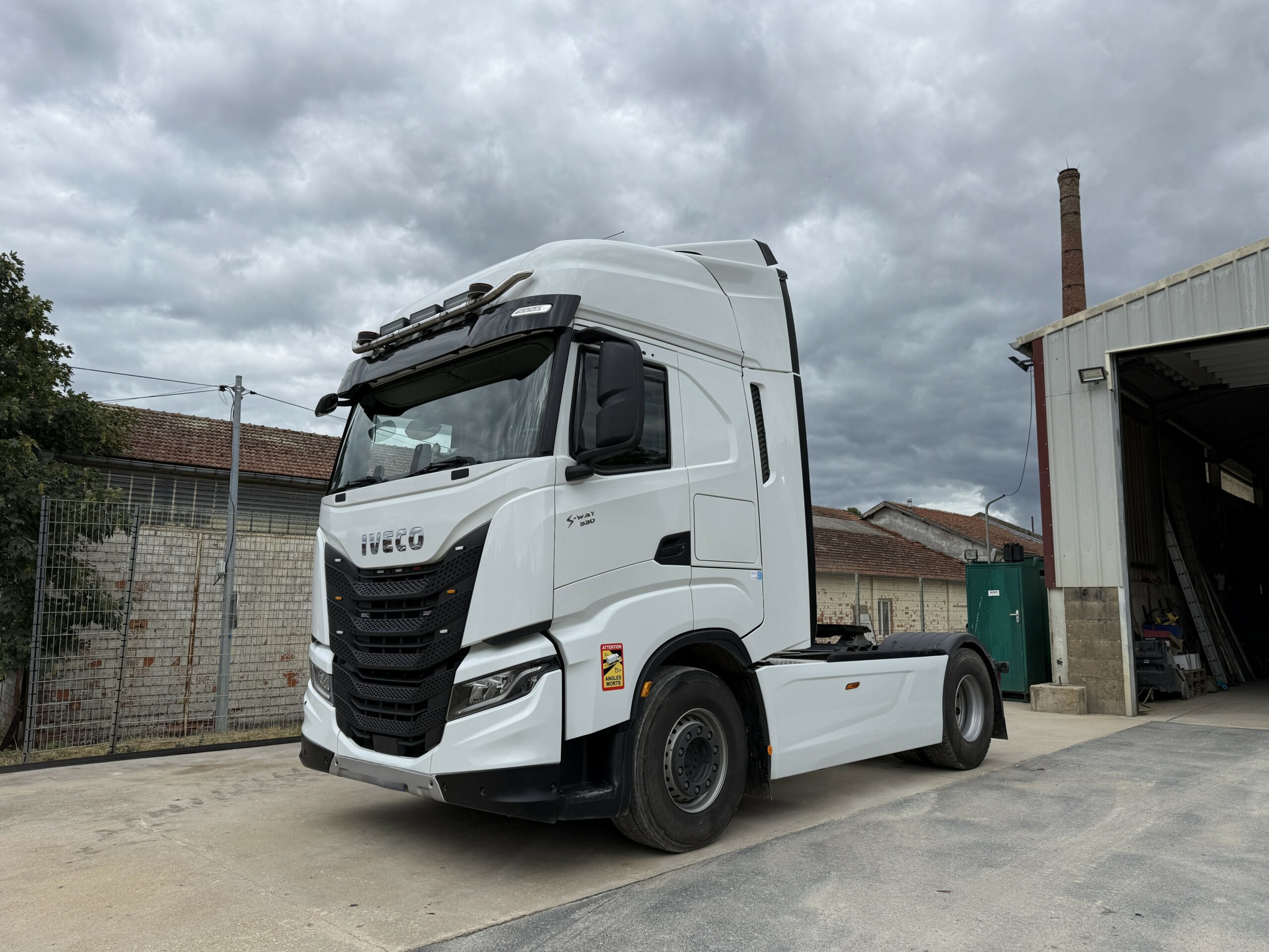 Vehicule IVECO S-WAY 530