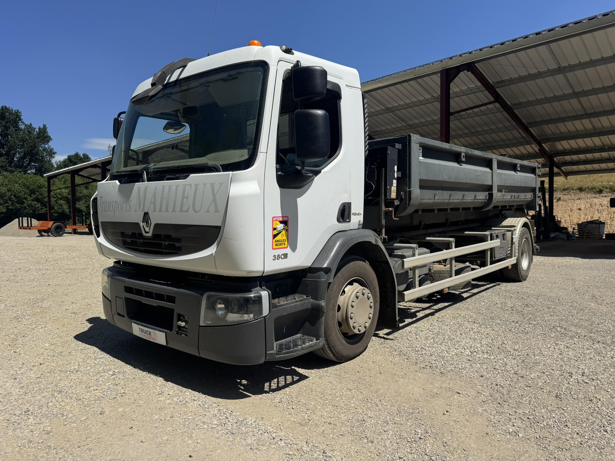 Vehicule Porteur RENAULT Premium 380 Dxi Bras HIAB Vendu sans benne