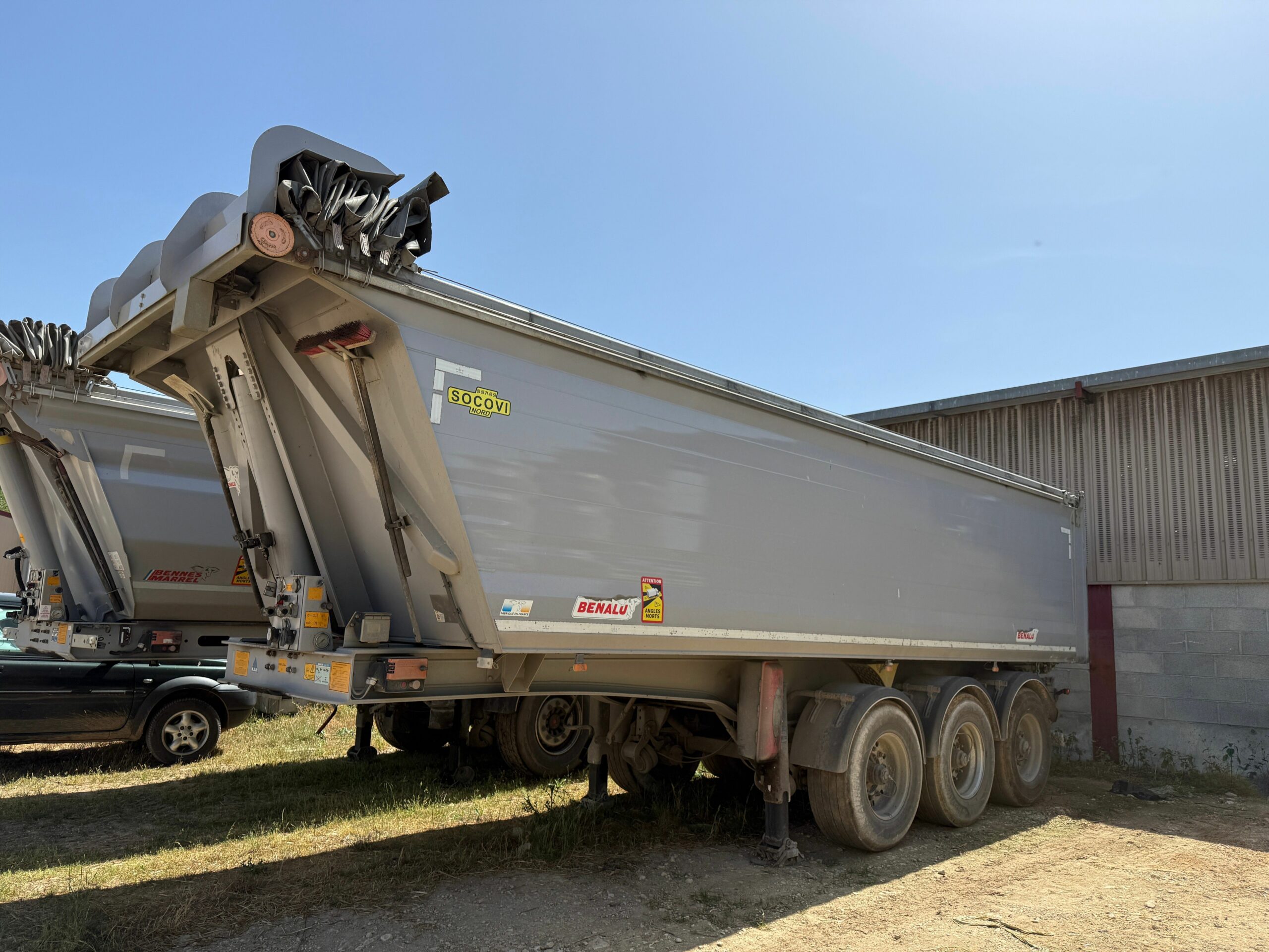 Vehicule SEMI-REMORQUE Benne TP Aluminium BENALU 3 essieux