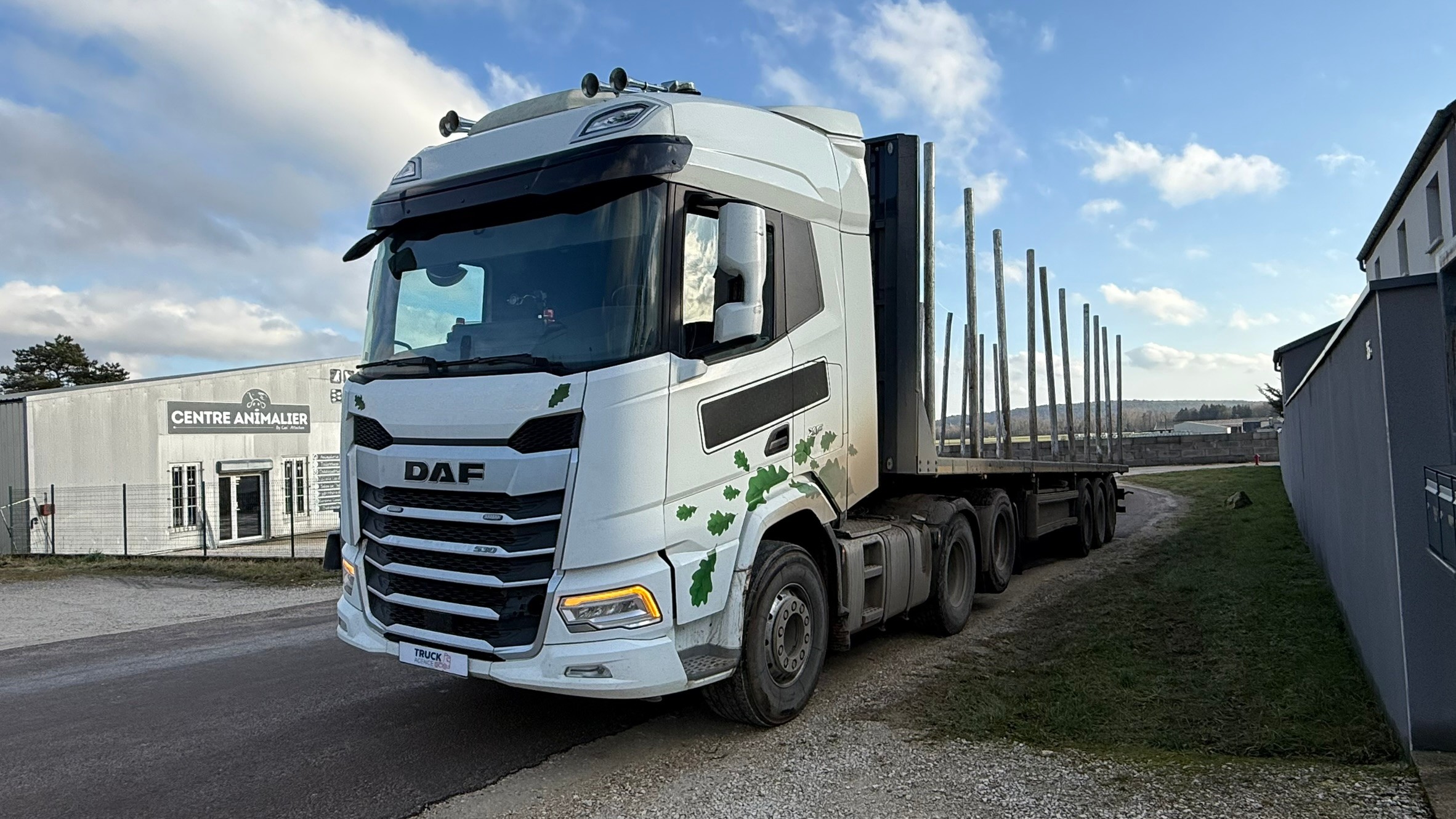 Vehicule DAF XF 530 FTS 6×2 roues jumelés