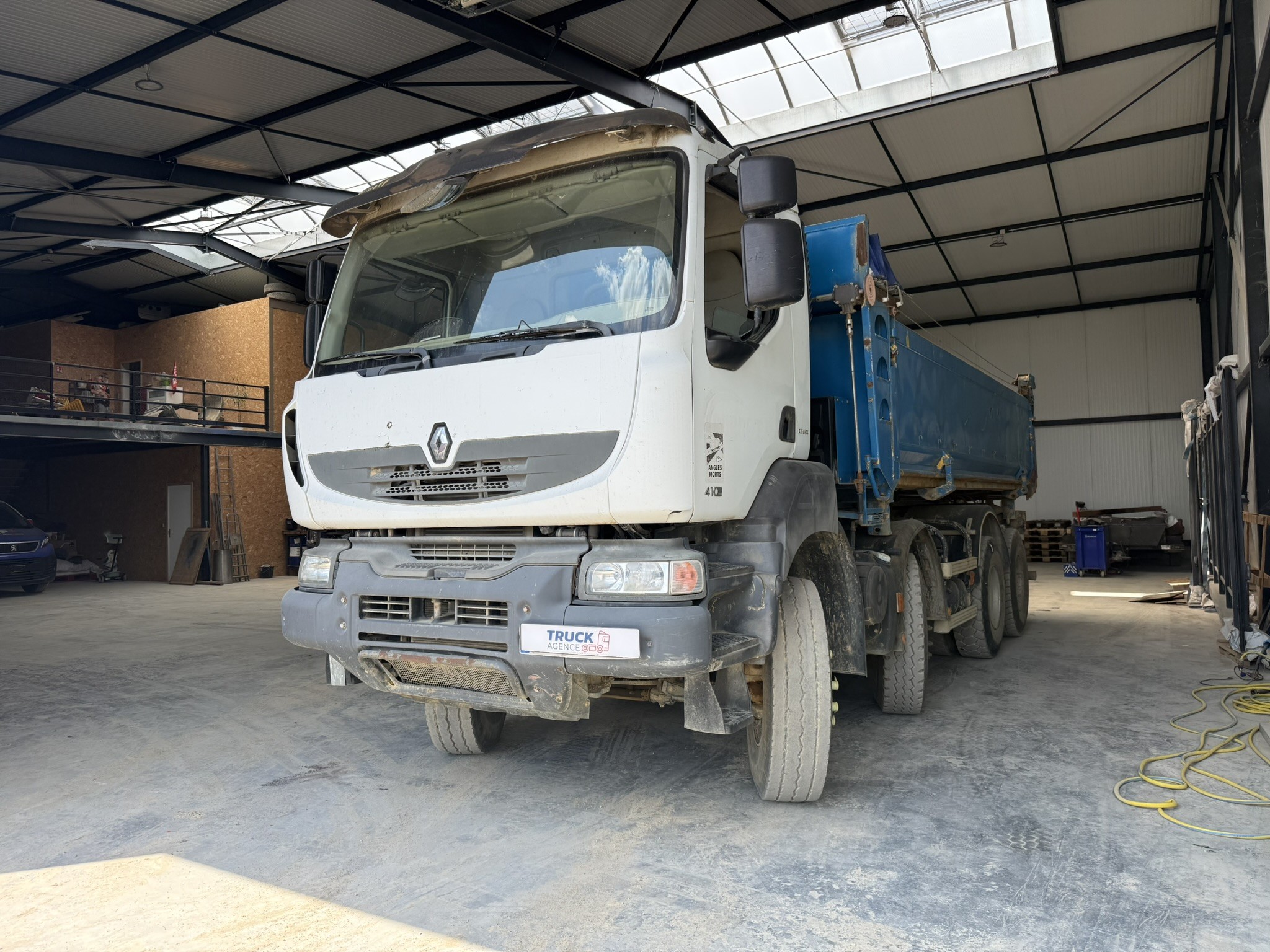 Vehicule RENAULT 410 DXi 8×4 BI-BENNE VINCENT